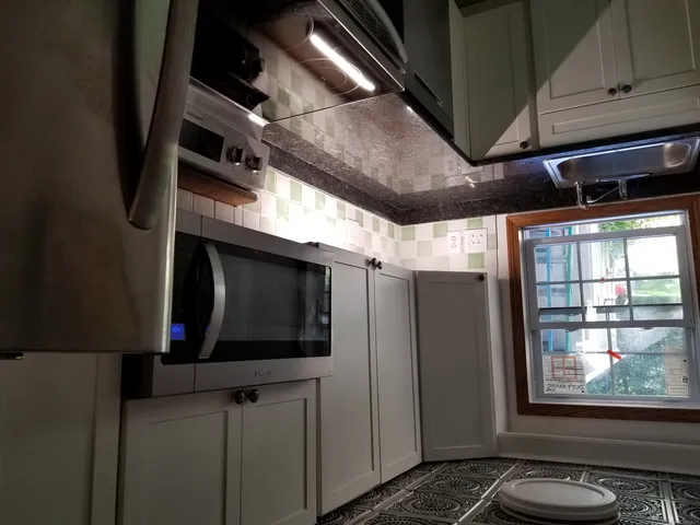 $1,800 | 120 Liberty Street, Pawcatuck, CT 06379