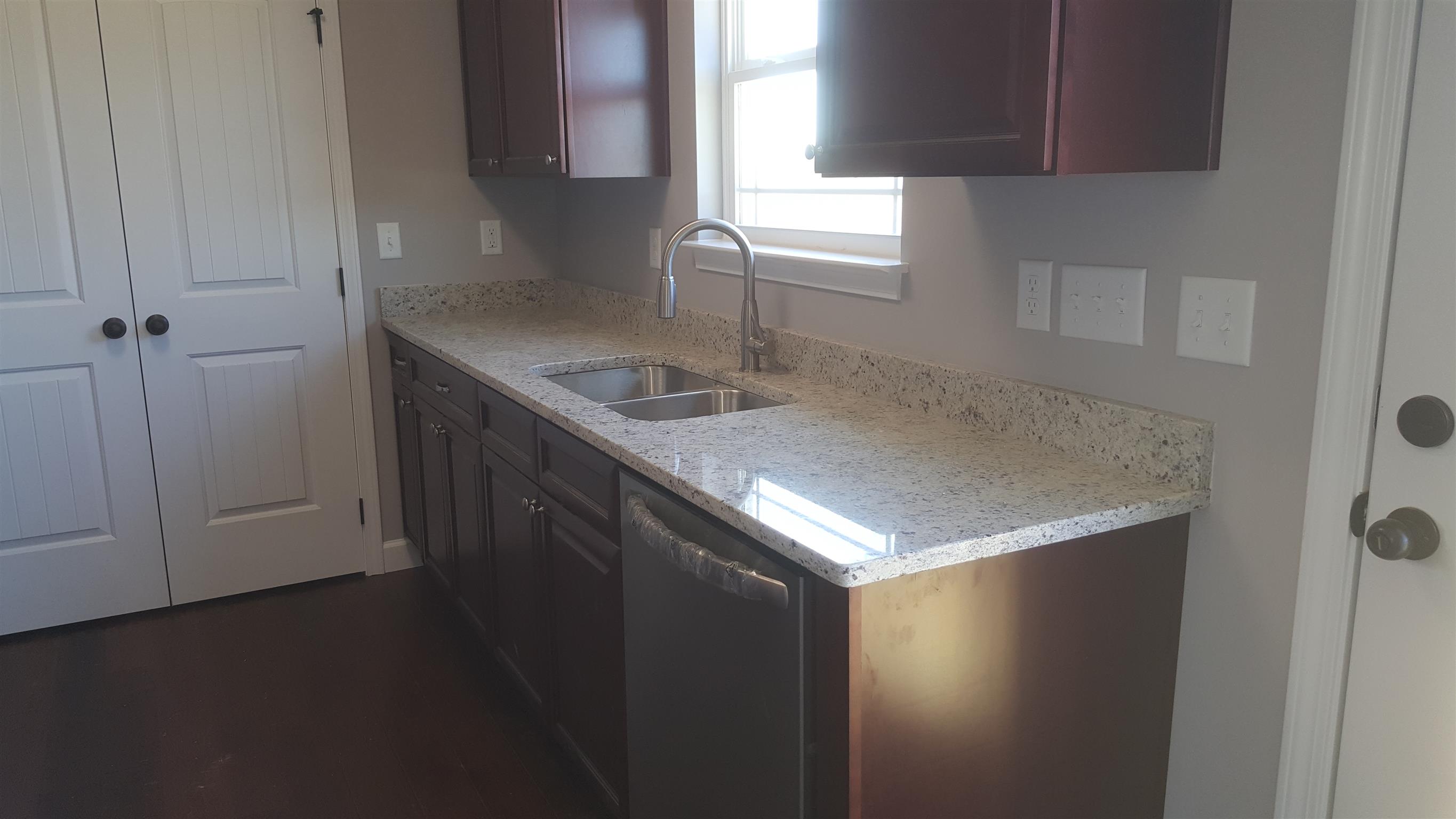 1200 Liberty Road Charlotte, TN 37036 - Photo 8 of 17 Gallery Image 8