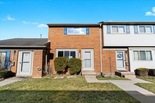 $54,900 | 25655 Salem Street, Unit 98, Roseville, MI 48066