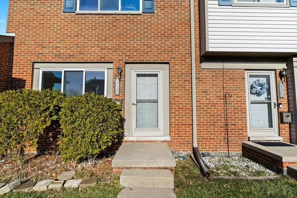$54,900 | 25655 Salem Street, Unit 98, Roseville, MI 48066