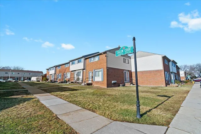 $54,900 | 25655 Salem Street, Unit 98, Roseville, MI 48066