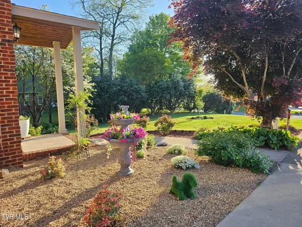 $789,000 | 2605 Halifax Drive, Kingsport, TN 37660