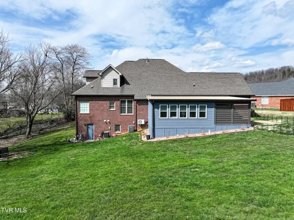 $795,000 | 2605 Halifax Drive, Kingsport, TN 37660