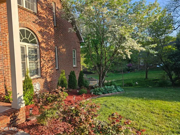 $789,000 | 2605 Halifax Drive, Kingsport, TN 37660