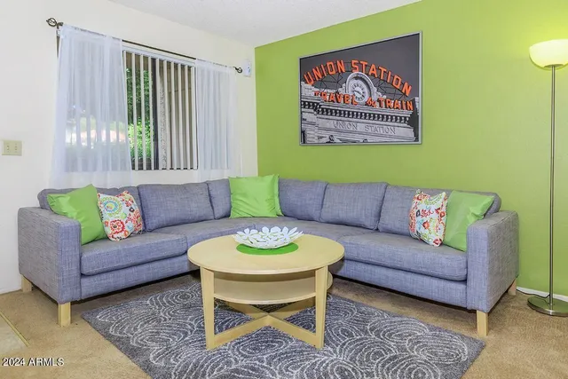 $1,250 | 3040 East Shea Boulevard, Unit 2, Phoenix, AZ 85028