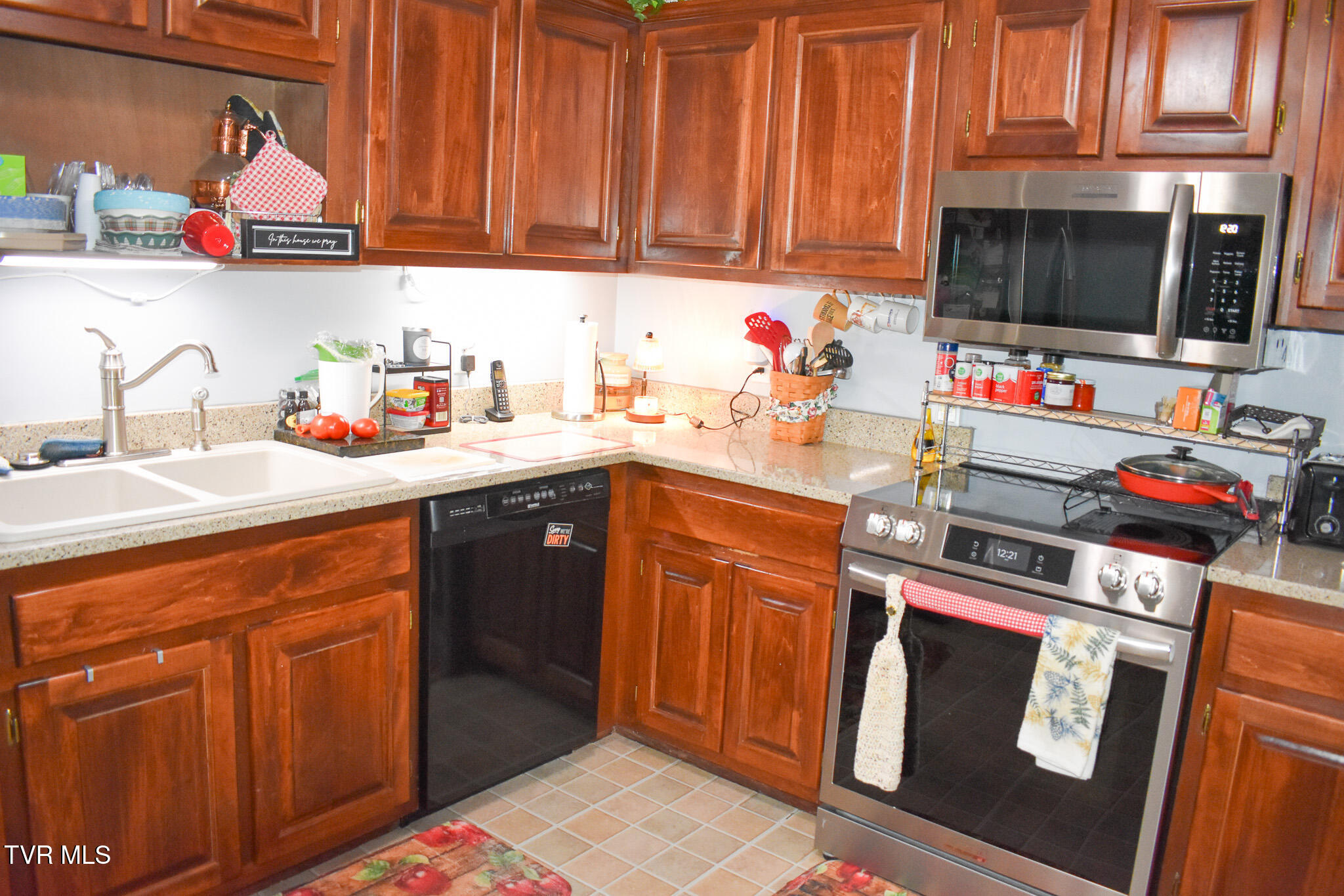 510 Colonial Road, Unit 3 Rogersville, TN 37857 - Photo 8 of 20 DSC_0510