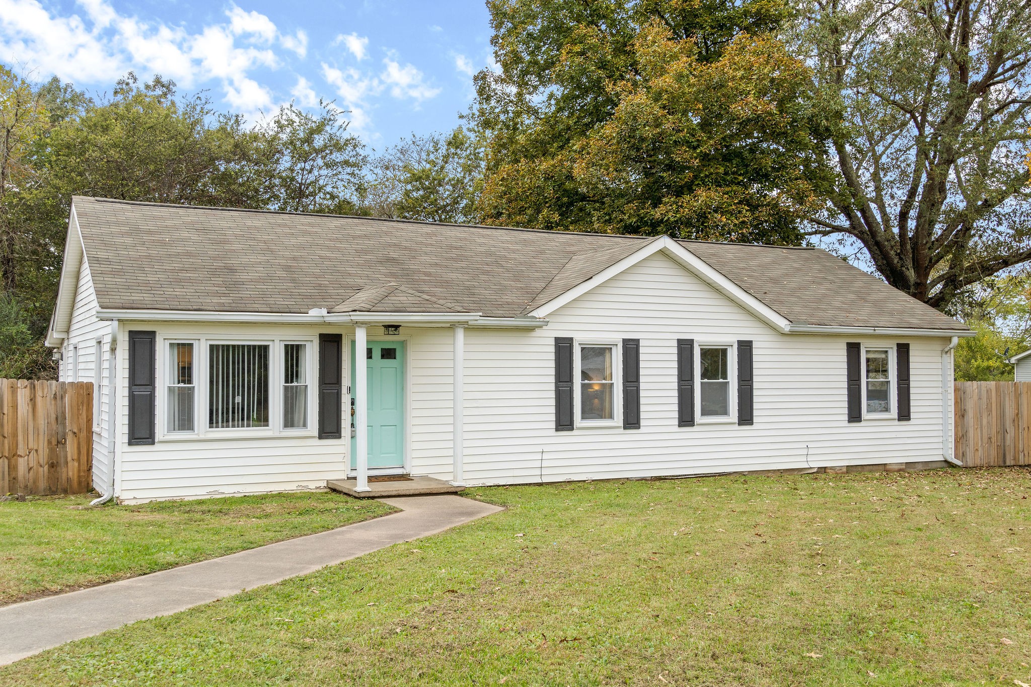 4696 Chapel Hill Road Southside, TN 37171 - Photo 3 of 36 a front view of a house with a yard