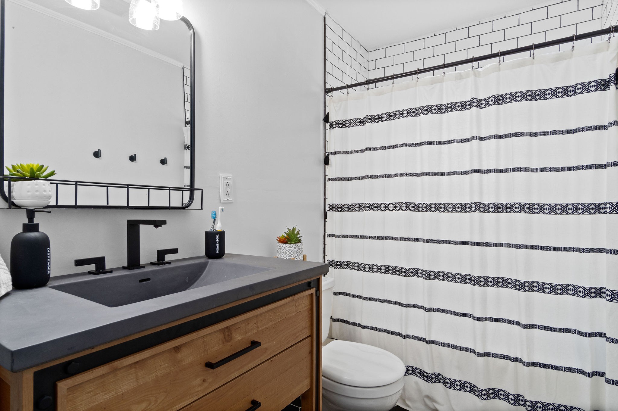 4696 Chapel Hill Road Southside, TN 37171 - Photo 21 of 36 a bathroom with a sink and a mirror