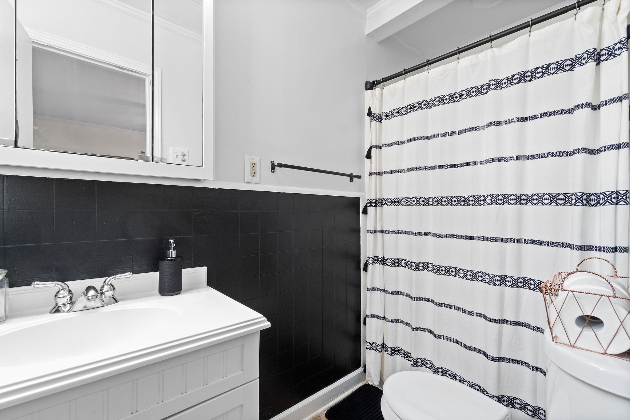 4696 Chapel Hill Road Southside, TN 37171 - Photo 29 of 36 a bathroom with a sink and a mirror