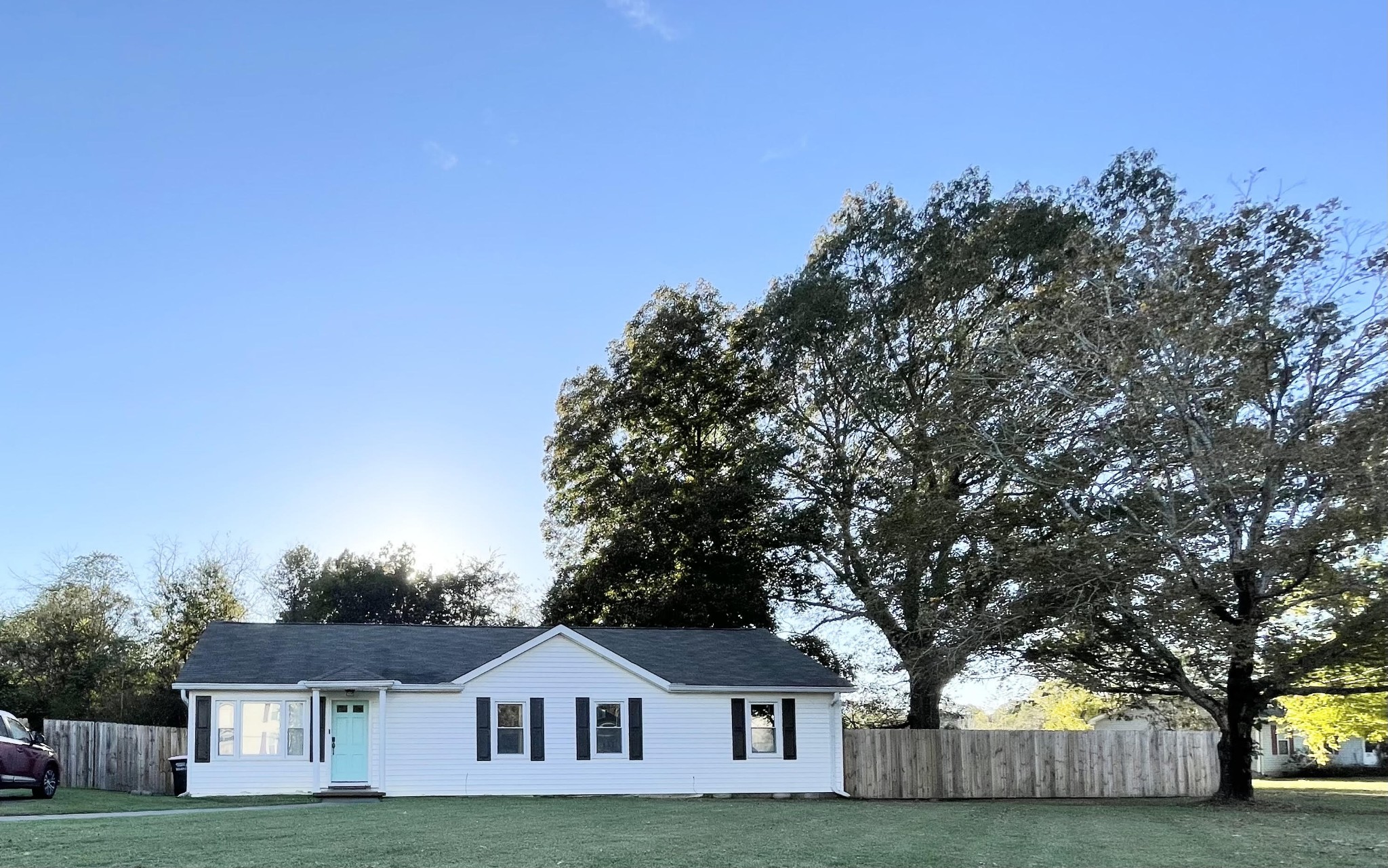 4696 Chapel Hill Road Southside, TN 37171 - Photo 4 of 36 front view of house with a yard
