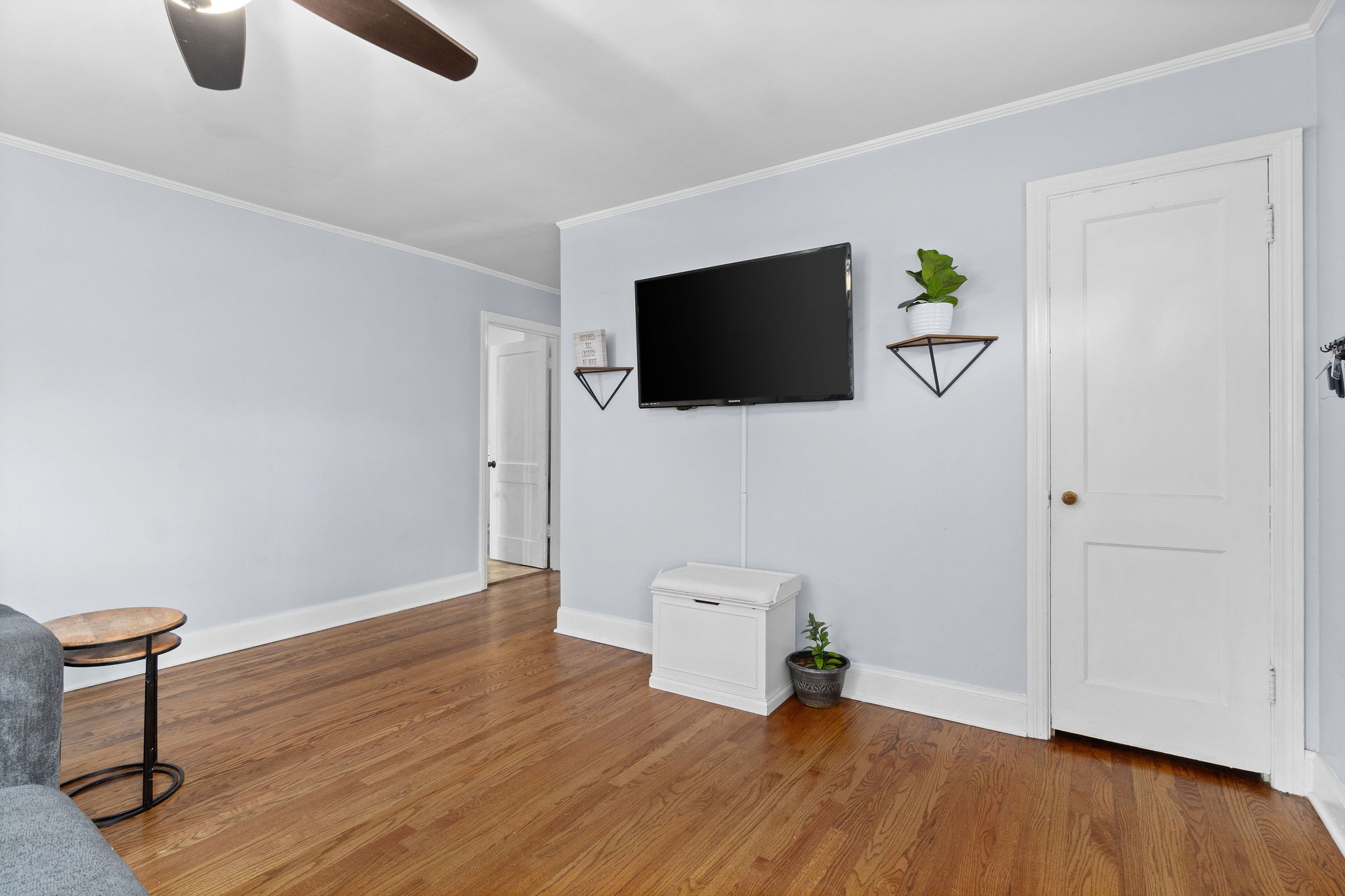 4696 Chapel Hill Road Southside, TN 37171 - Photo 6 of 36 a view of a livingroom with furniture and wooden floor