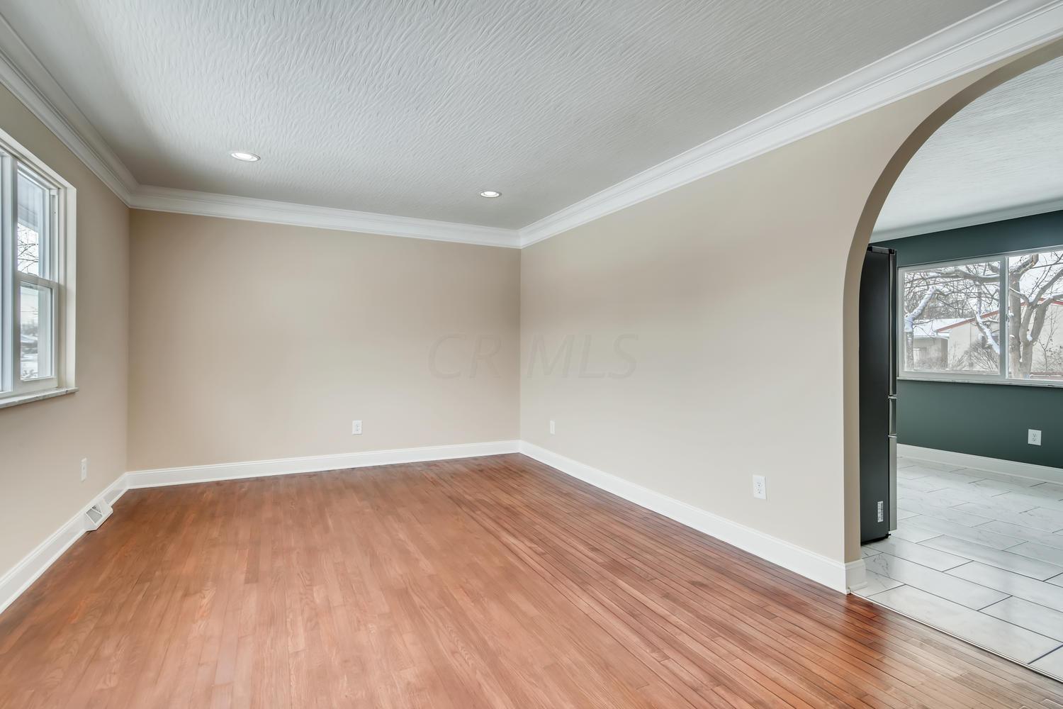 5245 Karl Road Columbus, OH 43229 - Photo 4 of 28 Gallery Image 4