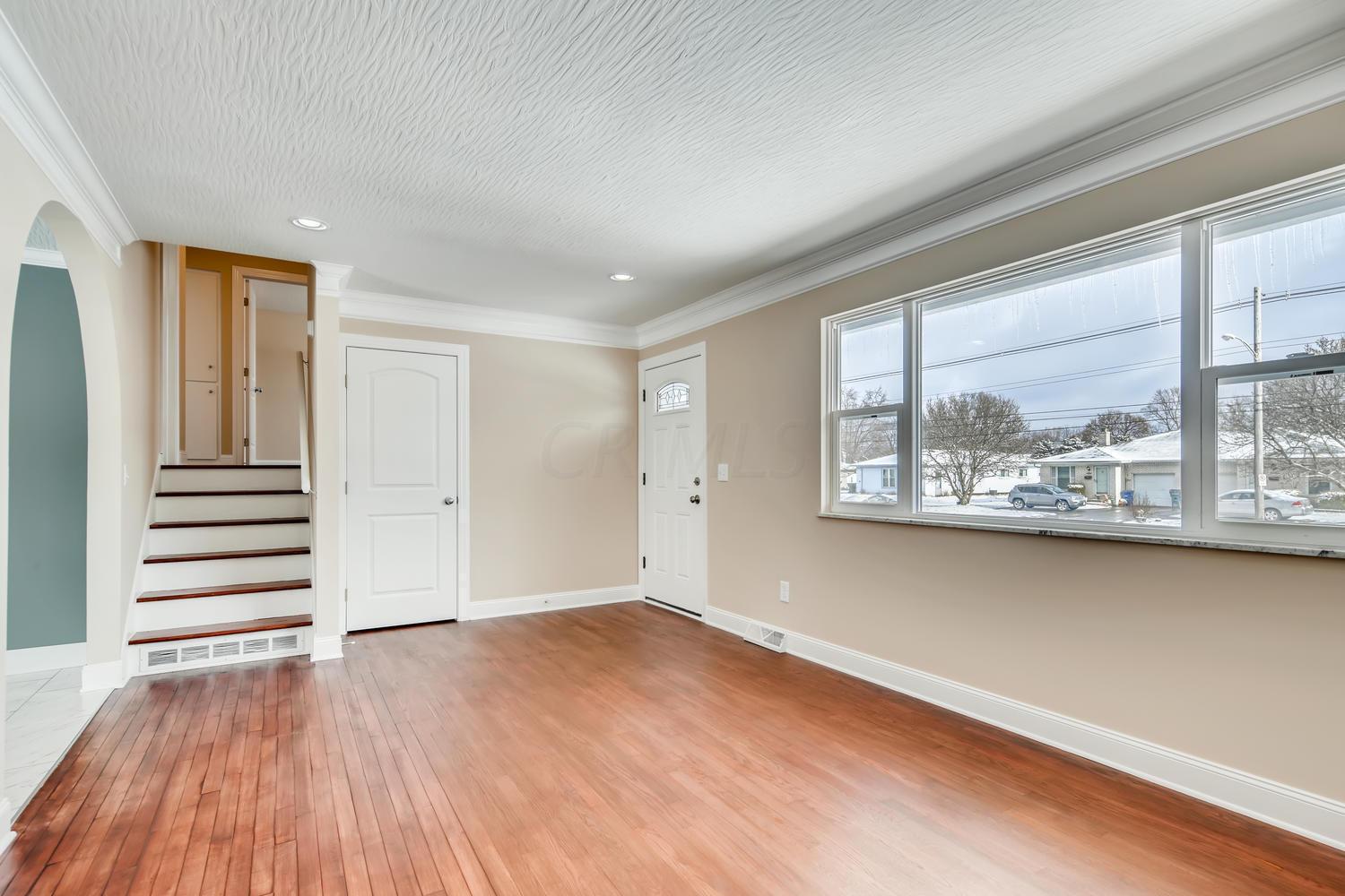 5245 Karl Road Columbus, OH 43229 - Photo 6 of 28 Gallery Image 6