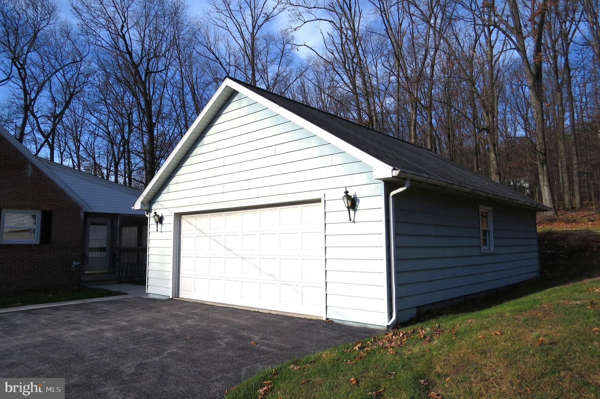 1270 Glatco Lodge Road Hanover, PA 17331 - Photo 2 of 59 2 car detached garage