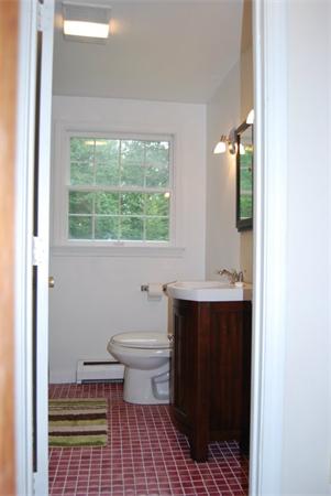 4 Old Cross Road Hubbardston, MA 01452 - Photo 8 of 23 Gallery Image 8