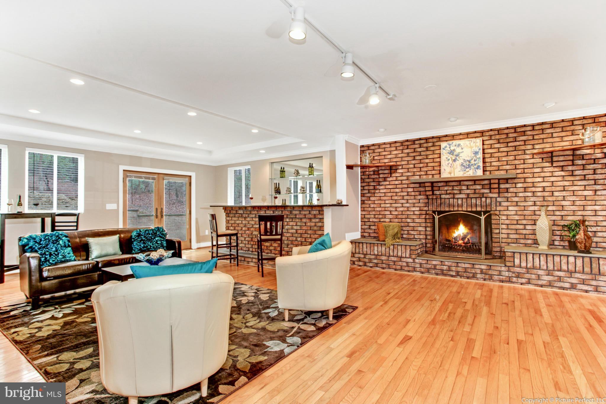5225 Shookstown Road Frederick, MD 21702 - Photo 16 of 30 Huge Family Room w/Wet Bar and Gorgeous Fireplace