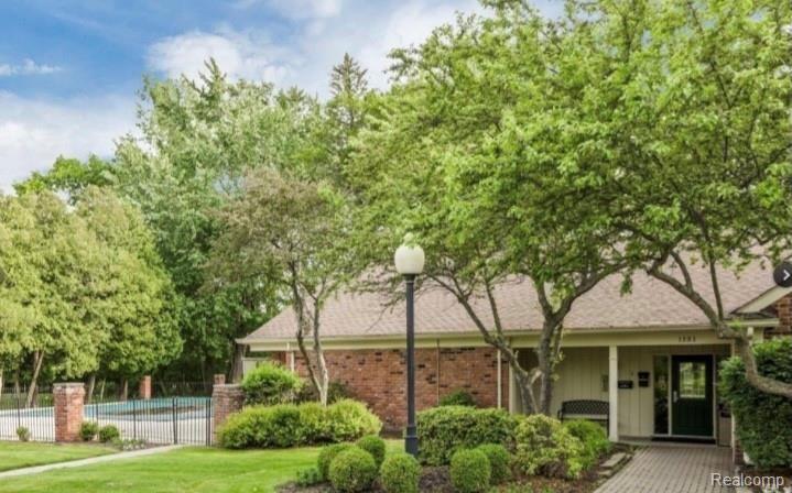 1417 Paddle Wheel Lane, Unit 38 Rochester, MI 48306 - Photo 26 of 29 The Clubhouse