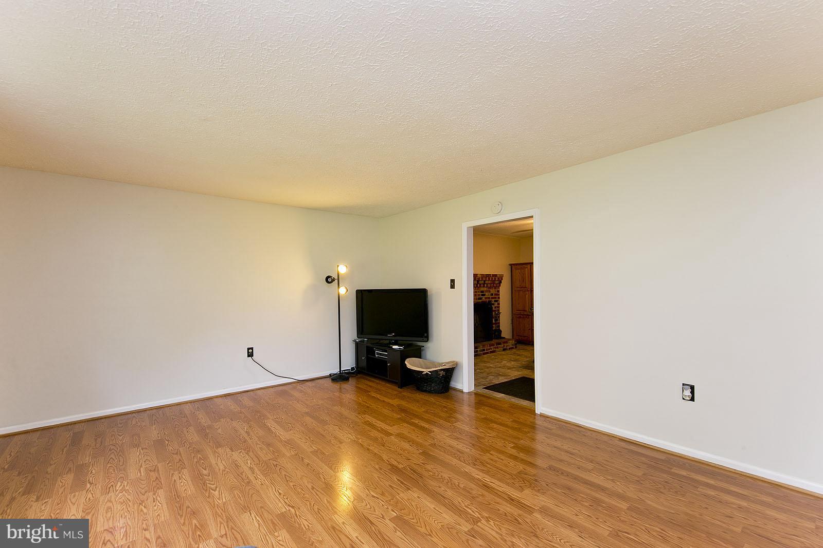 1391 Reynolds Road Cross Junction, VA 22625 - Photo 14 of 26 Living Room