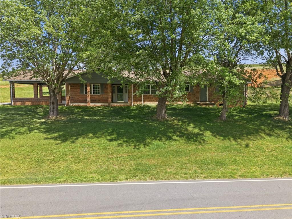 954 Parsonville Road Purlear, NC 28665 - Photo 5 of 45 Gallery Image 5