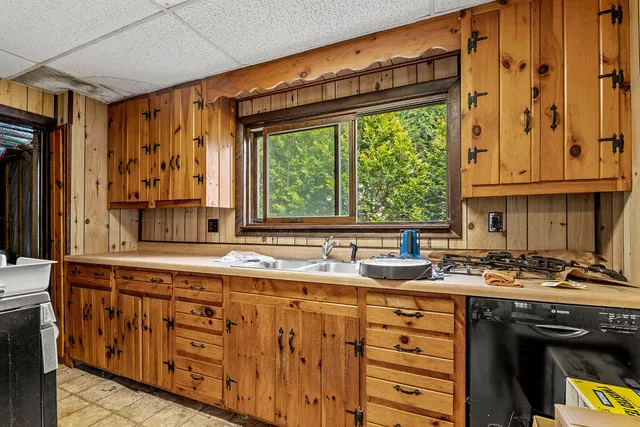 $265,000 | 26 Lincoln Street, Dover-Foxcroft, ME 04426