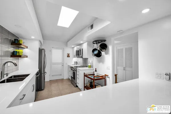 $643,000 | 2380 South Sky View Drive, Palm Springs, CA 92264