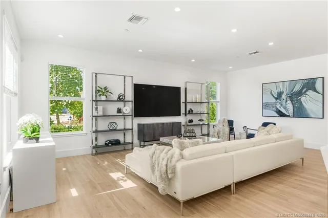 $14,750 | 55 Southeast Seminole Street, Unit 1A, Stuart, FL 34994