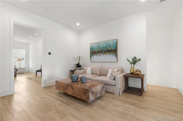 $14,750 | 55 Southeast Seminole Street, Unit 1A, Stuart, FL 34994