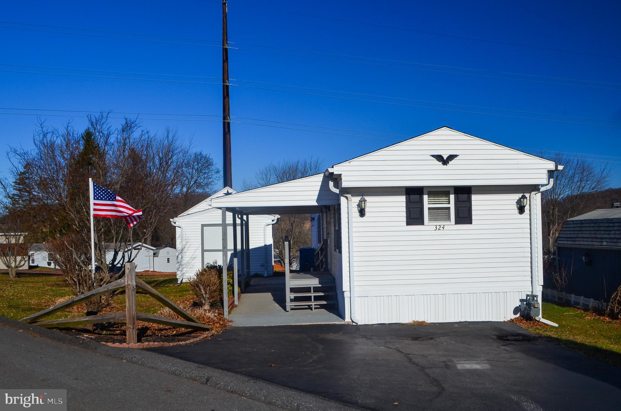 324 Blue Jay Drive Red Lion, PA 17356 - Photo 3 of 24 Gallery Image 3