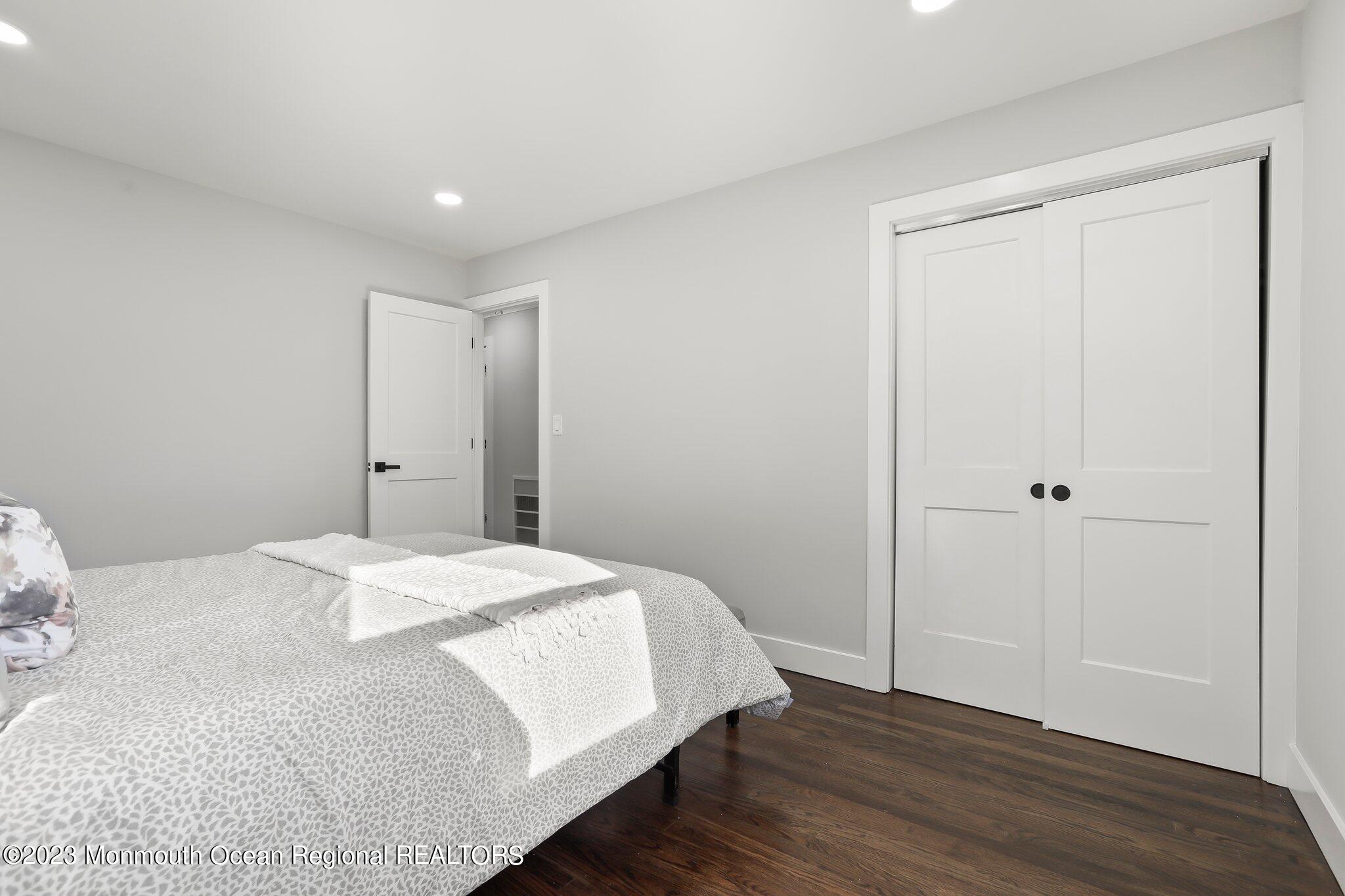 39 Holiday Road Manalapan, NJ 07726 - Photo 14 of 29 MASTER BEDROOM