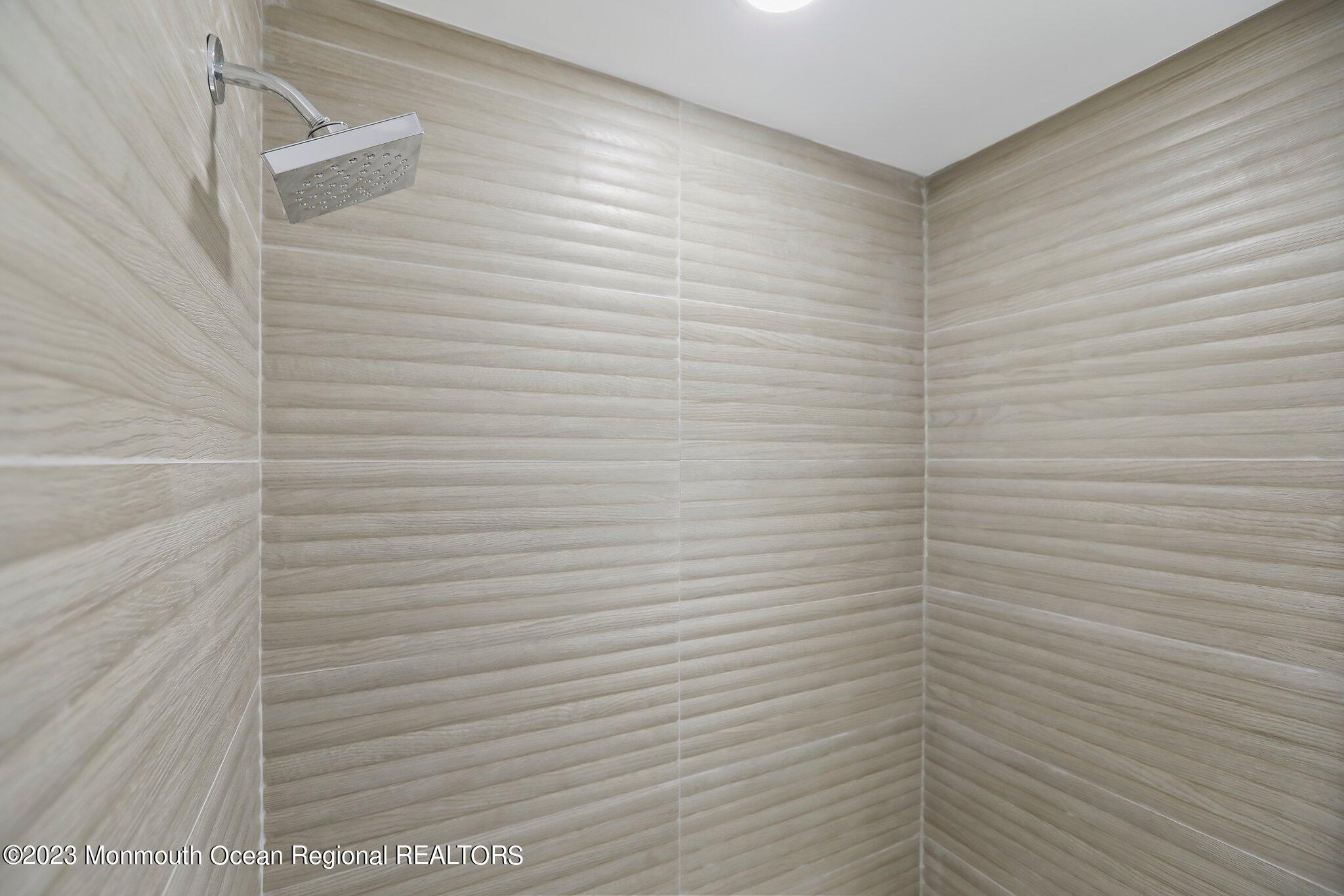 39 Holiday Road Manalapan, NJ 07726 - Photo 17 of 29 Upper Level Shower