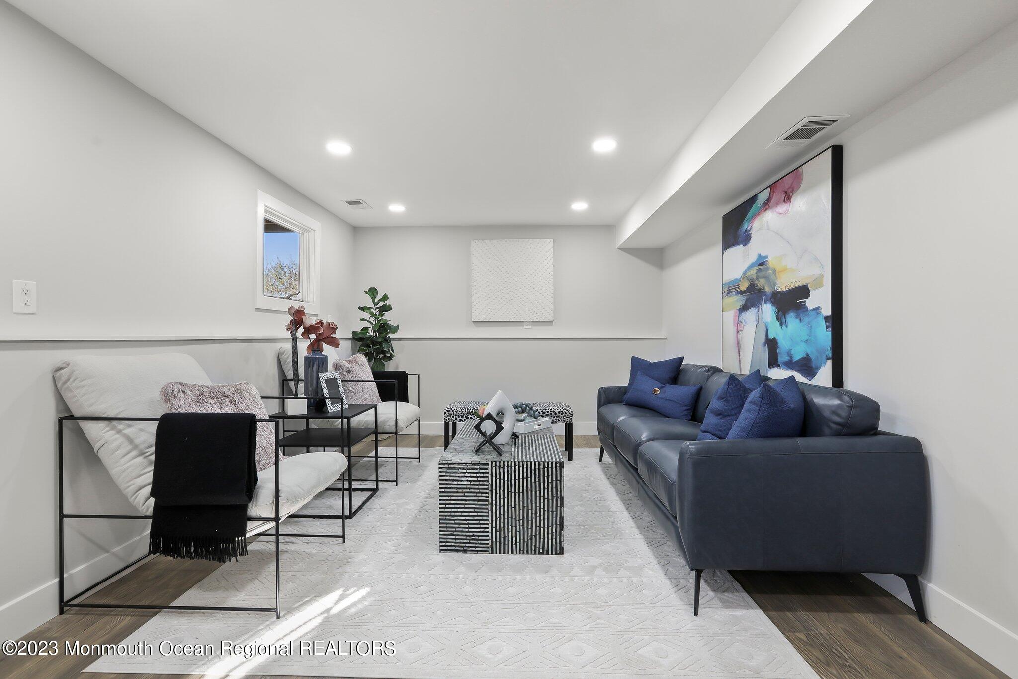39 Holiday Road Manalapan, NJ 07726 - Photo 24 of 29 Family Room
