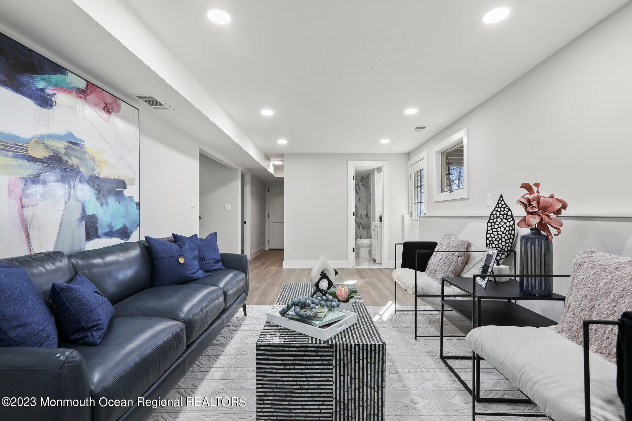 39 Holiday Road Manalapan, NJ 07726 - Photo 25 of 29 Family Room