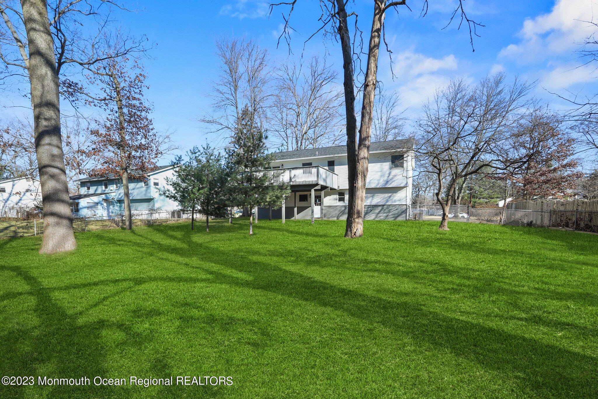 39 Holiday Road Manalapan, NJ 07726 - Photo 29 of 29 Rear View