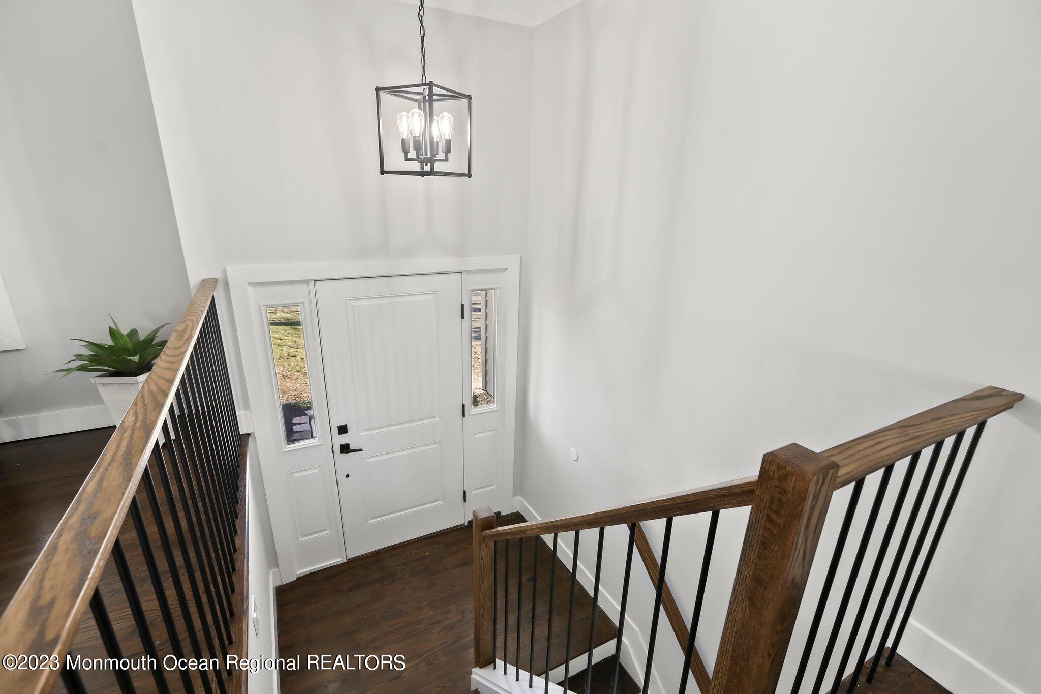 39 Holiday Road Manalapan, NJ 07726 - Photo 5 of 29 Foyer