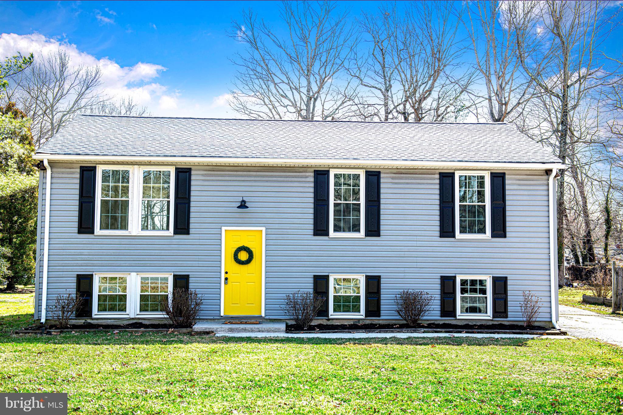 1811 Cape May Road Essex, MD 21221 - Photo 1 of 34 a front view of building with yard