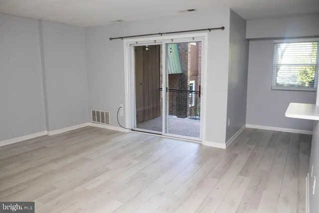 $219,900 | 319 Meadowview Lane, Unit 319, Mont Clare, PA 19453