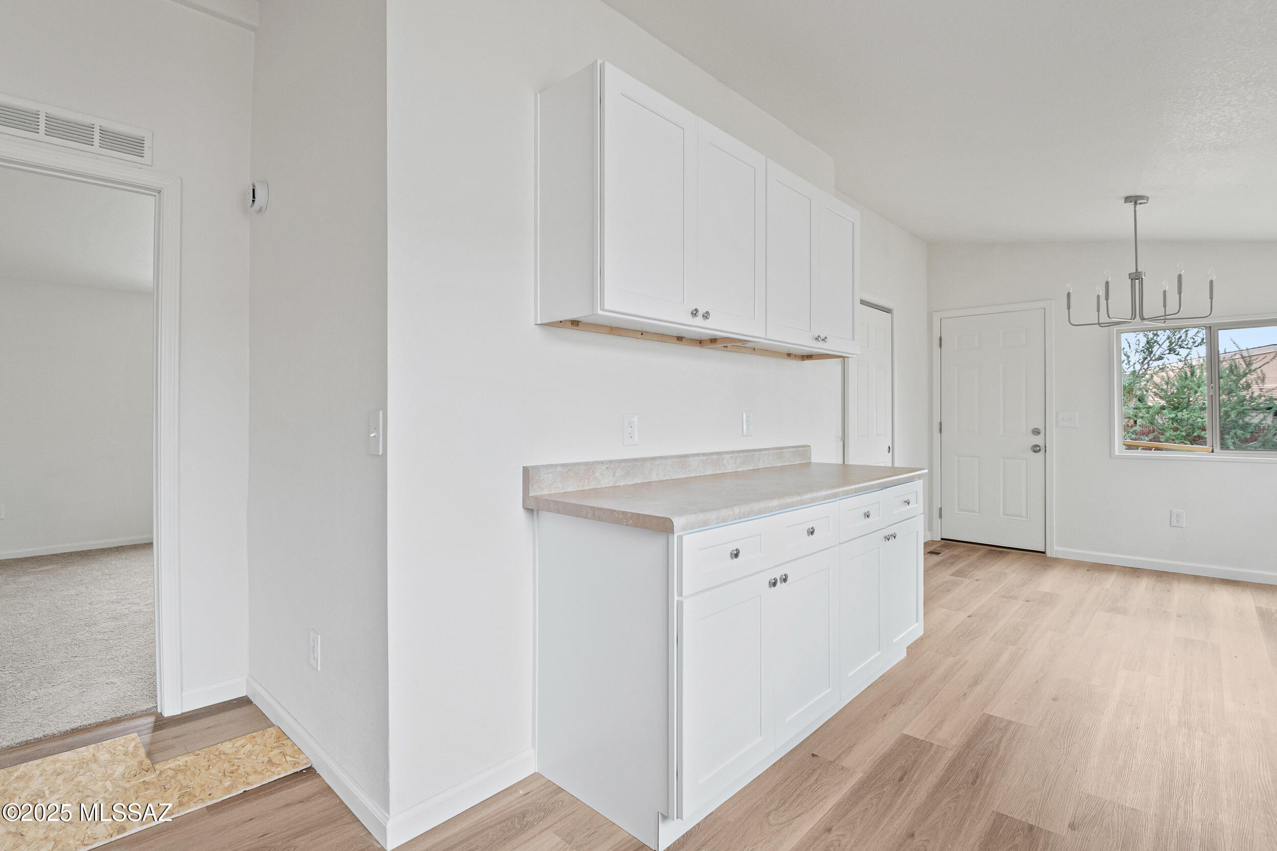744 West Simmons Road Tucson, AZ 85705 - Photo 10 of 27 Kitchen