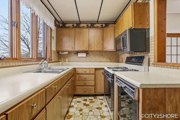 $475,000 | 12201 Sparta Avenue Northwest, Sparta, MI 49345