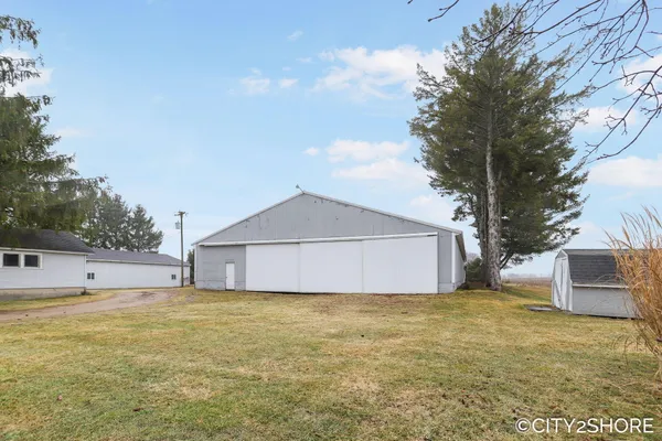 $475,000 | 12201 Sparta Avenue Northwest, Sparta, MI 49345