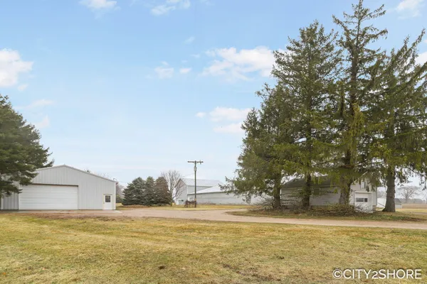 $475,000 | 12201 Sparta Avenue Northwest, Sparta, MI 49345