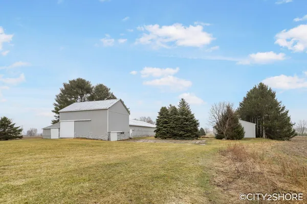 $475,000 | 12201 Sparta Avenue Northwest, Sparta, MI 49345