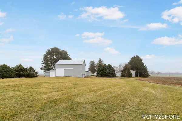 $475,000 | 12201 Sparta Avenue Northwest, Sparta, MI 49345