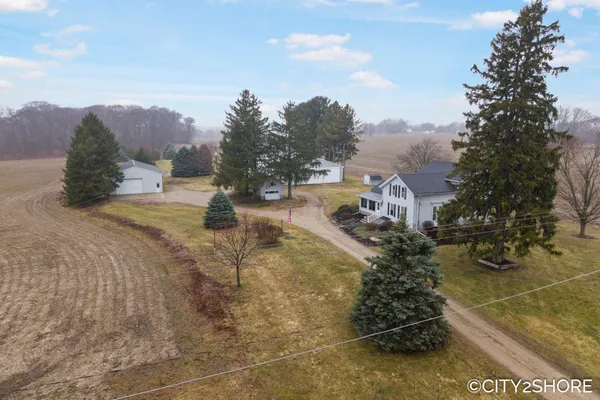 $475,000 | 12201 Sparta Avenue Northwest, Sparta, MI 49345