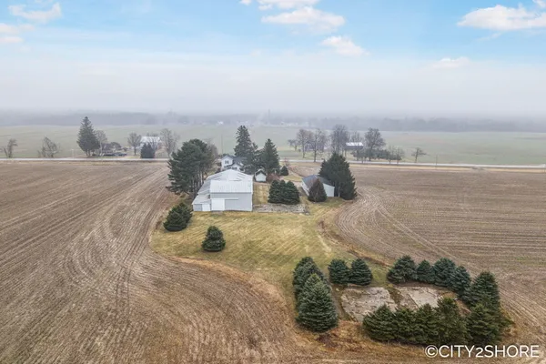 $475,000 | 12201 Sparta Avenue Northwest, Sparta, MI 49345