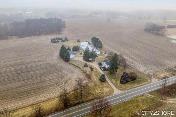 $475,000 | 12201 Sparta Avenue Northwest, Sparta, MI 49345