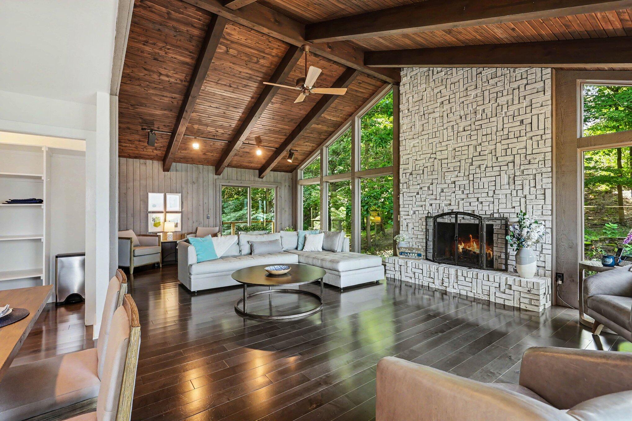 18240 North Shore Estates Road Spring Lake, MI 49456 - Photo 6 of 64 Family Room