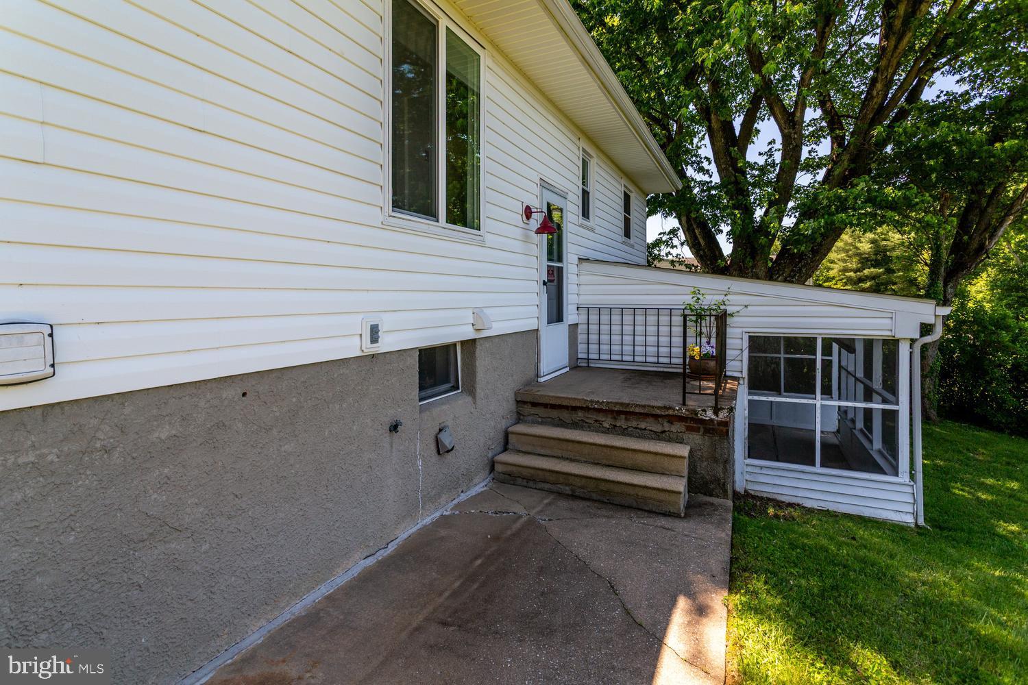 5900 Hanna Road Sykesville, MD 21784 - Photo 68 of 72 Back door leads to the Kitchen and Basement
