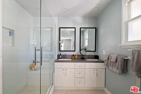 $1,450,000 | 6265 Van Noord Avenue, Van Nuys, CA 91401