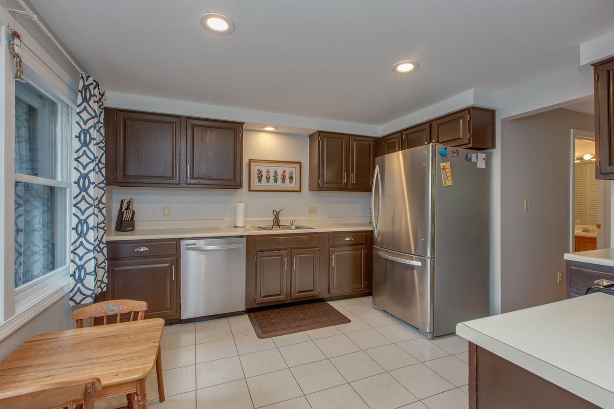 52 Stacey Circle Windham, NH 03087 - Photo 11 of 36 Gallery Image 11