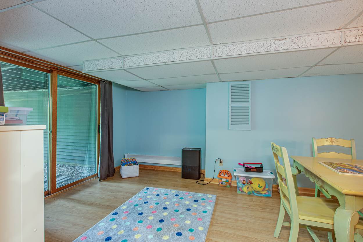 52 Stacey Circle Windham, NH 03087 - Photo 23 of 36 Gallery Image 23